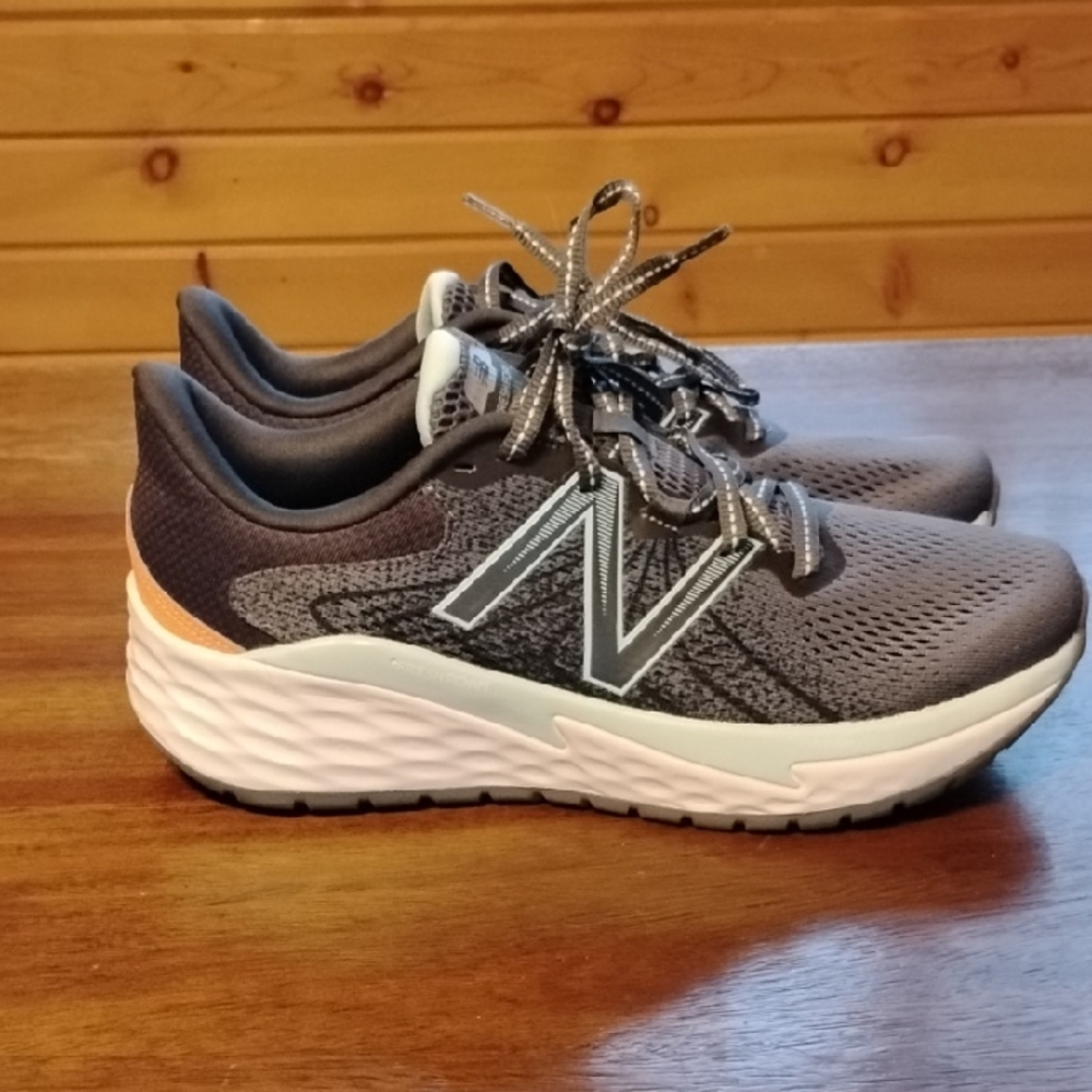 Women's New Balance Size 9 And 1/2 Shoes